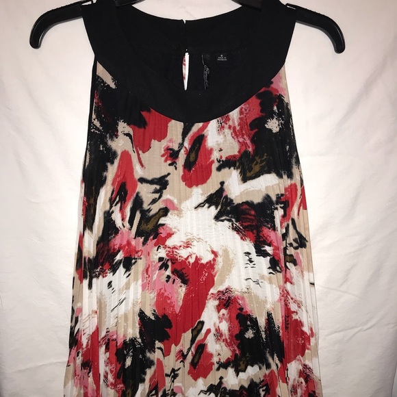 Beautiful Pleated Swing Dress - Picture 3 of 8